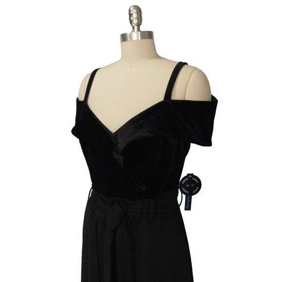 Vintage Y2K Black Velvet Jumpsuit Size 12 L Cold Shoulder Sweetheart Neckline - Picture 9 of 13